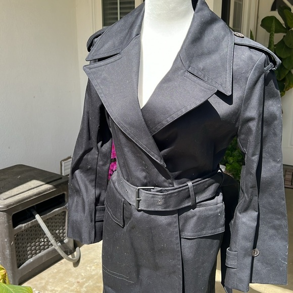 Banana Republic Trench Coat - Picture 13 of 16